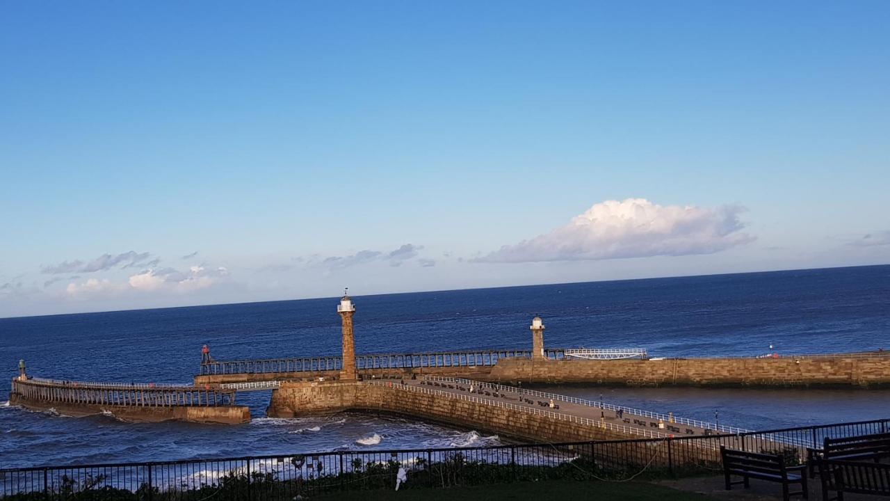 The Hideaway Villa Whitby Exterior photo